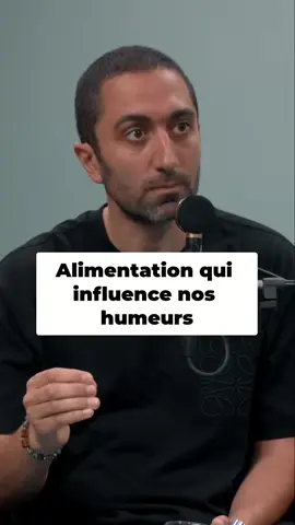 A post by @dr.jimmy.mohamed on TikTok caption: Déprime et humeur: Votre assiette impacte votre bien-être! Découvrez pourquoi les jeunes souffrent d'anxiété et de dépression, en explorant les réseaux sociaux, l'éco-anxiété et l'impact de notre alimentation. Apprenez comment les oméga-3, notamment le DHA présents dans le poisson, peuvent améliorer notre humeur. Notre vidéo examine le lien vital entre ce que nous mangeons et notre bien-être émotionnel. Extrait de l'interview Adulescence à retrouver en intégralité sur la chaine YT de France Inter #SantéMentale #Anxiété #Dépression #AlimentationSaine #Omega3 #BienEtre #Nutrition #Enfants #Empathie #Sante