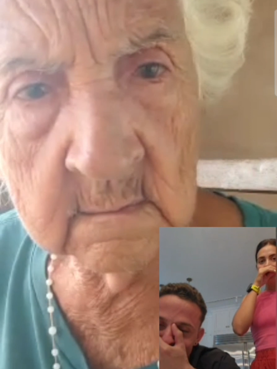 A post by @arielramosperdomo on TikTok caption: Cuenta la leyenda que desde ese momento Aly sintió el verdadero terror ! 🤣 . . . Aviso: Este contenido está creado con fines de entretenimiento y no refleja mis opiniones personales o ideales. Respeto la diversidad de pensamientos y culturas, y no tengo la intención de ofender a nadie. Si alguna palabra o frase es sensible o inapropiada, por favor entiendan que no es mi intención promover discursos de odio o discriminación. Gracias por su comprensión y apoyo. . . . #comedia #humor #videosgraciosos #funny #humorlatino #comparte #abuelos #comico #videoviral #risas #followme #compártelo #HumorMe #arielramosperdomo #arielymarta