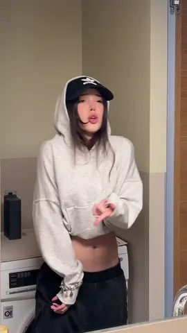 A post by @avivuni on TikTok caption: Гряяязь 