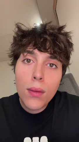 A post by @kappahhh4 on TikTok caption: Me declaro anti robot. 