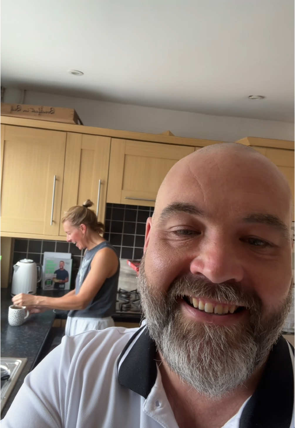 A post by @itsdaddymay on TikTok caption: 😂😂 #daddymay #mayfamily #mayfamilypub #russellarms #family #marriedlife 
