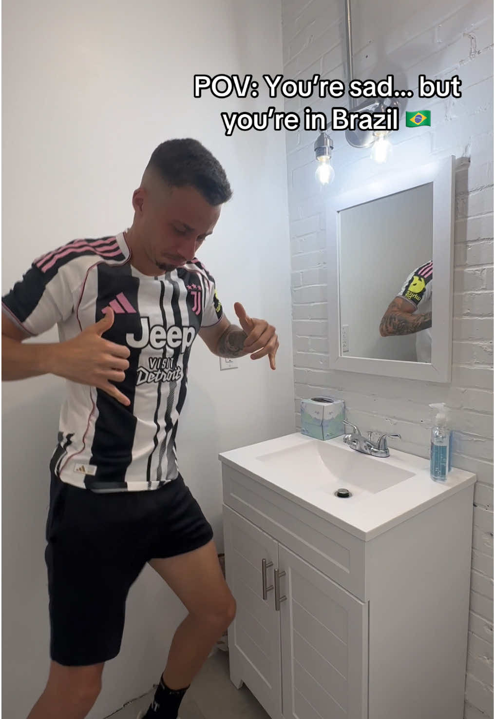 A post by @juventus on TikTok caption: 100% real… #juventus #brazil #humor 