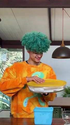 A post by @jooj on TikTok caption: potes de mãe 😂😂 #irmaosnatu  ib: @anwar 