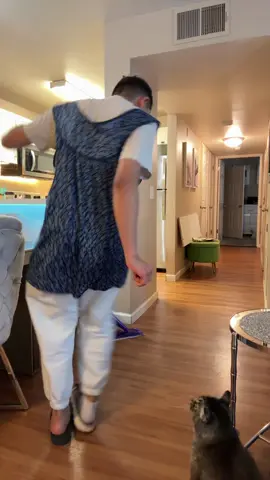 A post by @jonasymikeoficial on TikTok caption: Bailando bambole Romeo santos #fyp #foryou #foryoupage #fypシ #parati #couple #love #dance #romeosantos #bambole #trendingvideo #trend #trendingsong #Viral #viralvideo #viraltiktok 