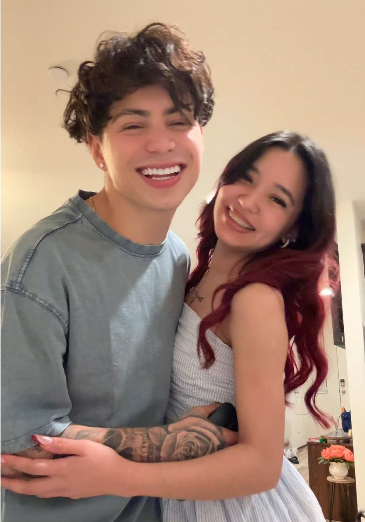 A post by @itsedwinceron on TikTok caption: Pero es tarde ya 😳 @🦊Esthefany r tajia🦊🦋  