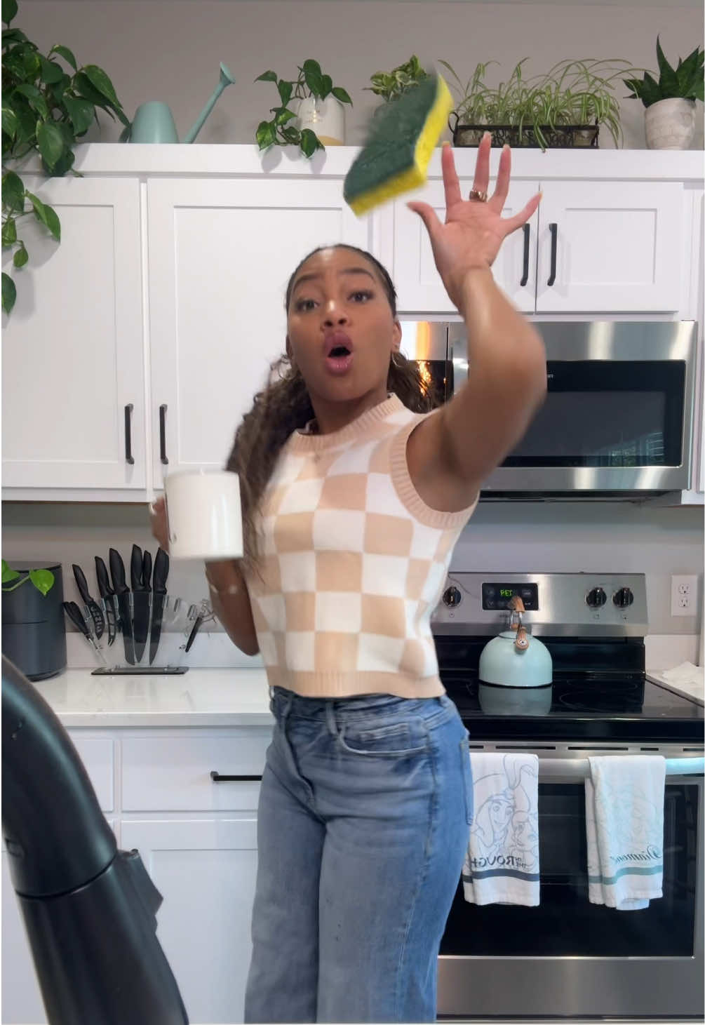 A post by @smoothjasmine on TikTok caption: Literally NOTHING beats a jet2 holiday 😭