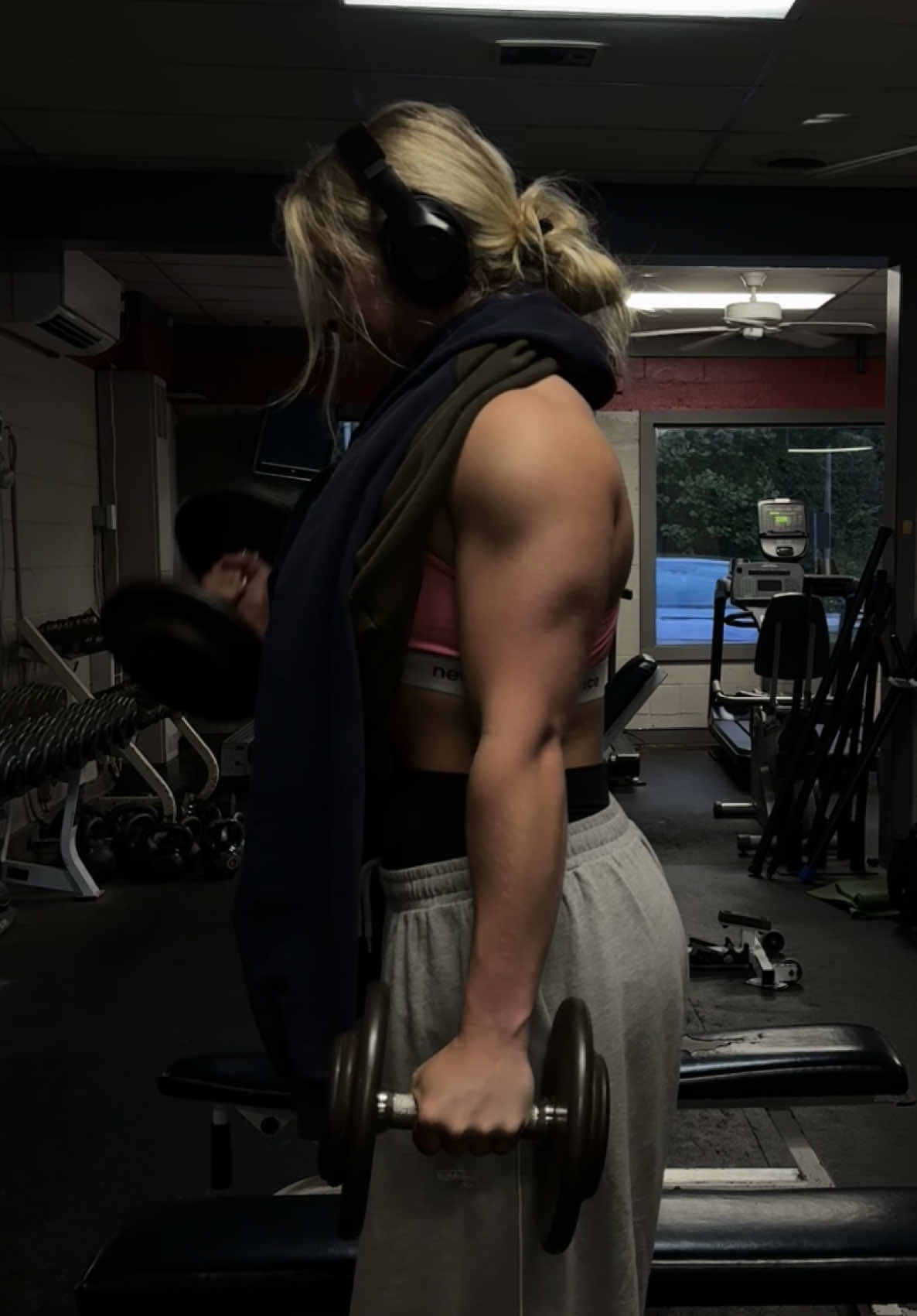 A post by @kyliegaskell on TikTok caption: #upperlower #fyp #gym 