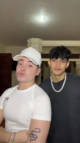 A post by @_jg.castillo on TikTok caption: Najajajaja se pelea con el zancudo #parati #fyp #tiktok 