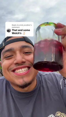 A post by @ssserg_ on TikTok caption: Replying to @erick_evo8mr Grape buzzball x Welch’s??? #drinktok #drinks #buzzball #buzzballs 