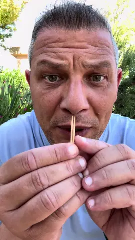 A post by @lvprvention on TikTok caption: Nez bouché ? Pas de panique ! 😤 Découvrez comment décongestionner votre nez naturellement en stimulant des points d’acupression ! 👐 Je vous montre tout dans cette vidéo, c’est simple, rapide et efficace ! 💨 #BienEtre #SanteNaturelle #AstuceSante #Acupression #NezBouche 