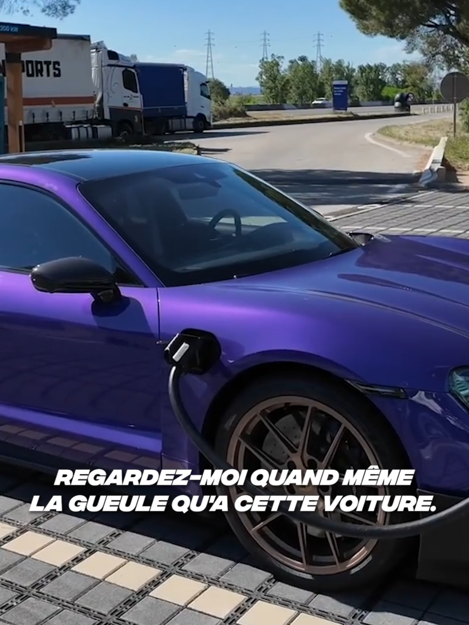 A post by @gmk on TikTok caption: TURBO GT en cours de chargement ! #turbogt #porsche #electriccar #sportcar #luxe #gmk