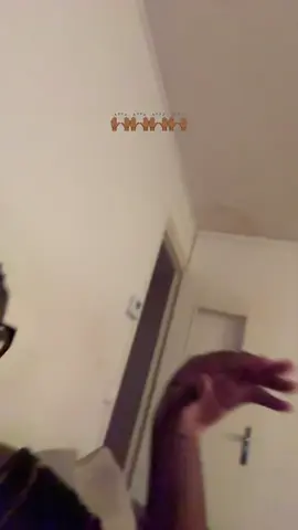 A post by @kozikila on TikTok caption: Dsl j’ai trop rie