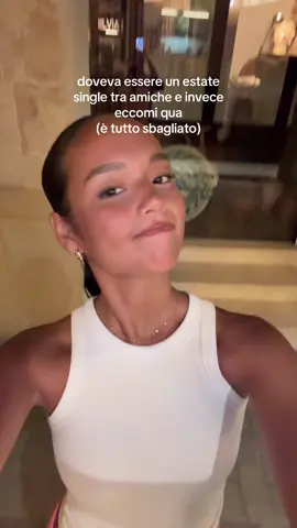 A post by @dolmalisaa_ on TikTok caption: lasciami stare dai