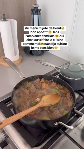 A post by @bbrosalabelle on TikTok caption: #alexandra#justice#tumemanque#cuisine@