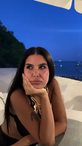 A post by @francescaamara on TikTok caption: Zero paranoie: la sera mi strucco con l’acqua micellare #Garnier Tutto in 1 strucca, deterge e idrata in un solo gesto. Credetemi, è una svolta!✅ #Garnier #adv #SkinCare #QuelladiGarnier #LOREALITALIA 
