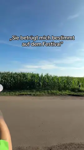 A post by @missgeorgiacavallo on TikTok caption: Ihr sammelt Erinnerungen ich sammle Mais 