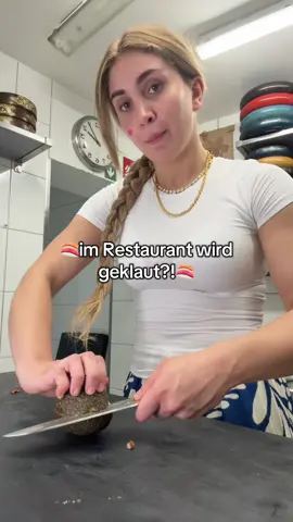 A post by @mikasamamito on TikTok caption: #viral #mikasa #sushi #lachs 