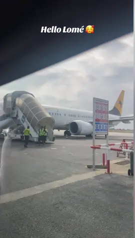 A post by @coachhamond on TikTok caption: Hello Lomé ♥️ #tik_tok #challenge #josey 
