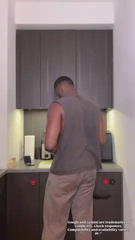 A post by @tyshonlawrence on TikTok caption: Today I want to make a healthy juice at home with help from my razr ultra with Google Gemini Live #razr #MakeItIconic @Motorola US #ChatWithGemini