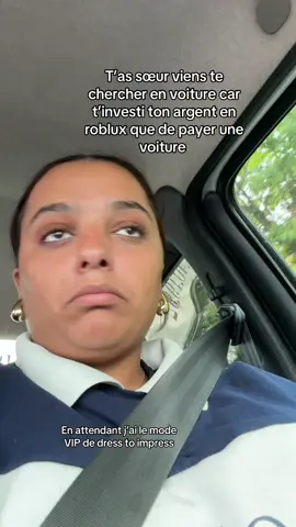 A post by @dinnissa on TikTok caption: Je suis VIP 💀😭 #roblox 