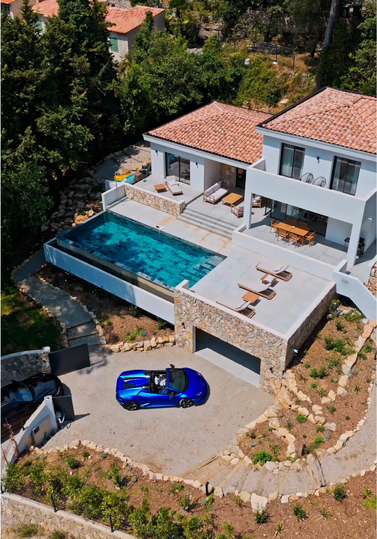 A post by @moses_carss on TikTok caption: Notre villa à Cannes #huracan #urus #lifestyle @Nath @LOUKA 