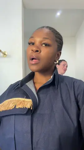 A post by @rosine0fficiel on TikTok caption: Merci à @unicia paris pour la perruque et pose . Pour vos besoins de perruque et pose sur Paris n’hésitez pas à faire comme moi. Elle expédie aussi partout 