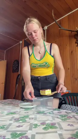 A post by @karina2you on TikTok caption: Praktische Lifehack #probierenmitkarina #maskiergang #probiersen 