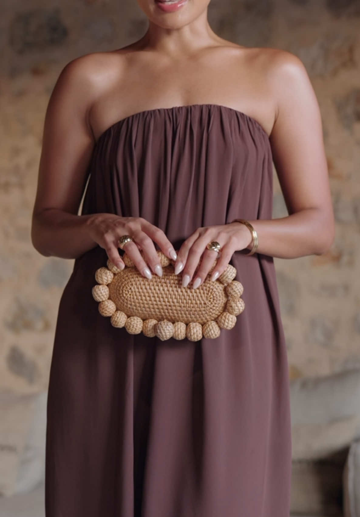 A post by @ on TikTok caption: My outfit never feels complete without jewellery and lately, it’s all about the Essence collection by @Pandora .Minimal details with an elegant finish that speaks for itself 🐚💫 Ad.   #BeLove #PandoraCollective 