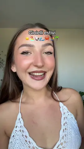 A post by @martinadutto on TikTok caption: potete portare via una ragazza dal mare ma mai via il mare da una ragazza 🐚🌊☀️ Sul sito di @Vandem ci sono i saldi con sconti fino al 70% più un extra 15% aggiuntivo con il codice EXTRA15 ! #gioielli #gioielliestivi #grwm #giftedby 