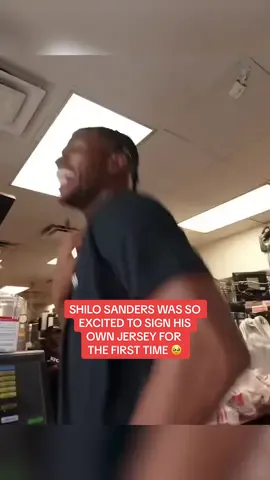 A post by @nfl on TikTok caption: showed this fan all the love ❤️ #shilosanders #tampabay #buccaneers #nfl (via shilosanders/YT) @Tampa Bay Buccaneers 
