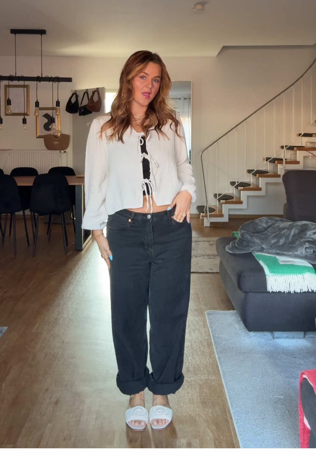 A post by @yujolie on TikTok caption: Welches Outfit war dein fav 🥳 Alle Outfits auf Instagram verlinkt 🩷 _yujolie  #outfit #outfitinspo #fashion 