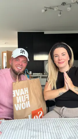 A post by @liiikeez on TikTok caption: WAS FÜR N HAUL 😂 #trend #viral #fyp 
