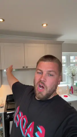 A post by @coatesy95 on TikTok caption: It’s a meatball kinda evening 