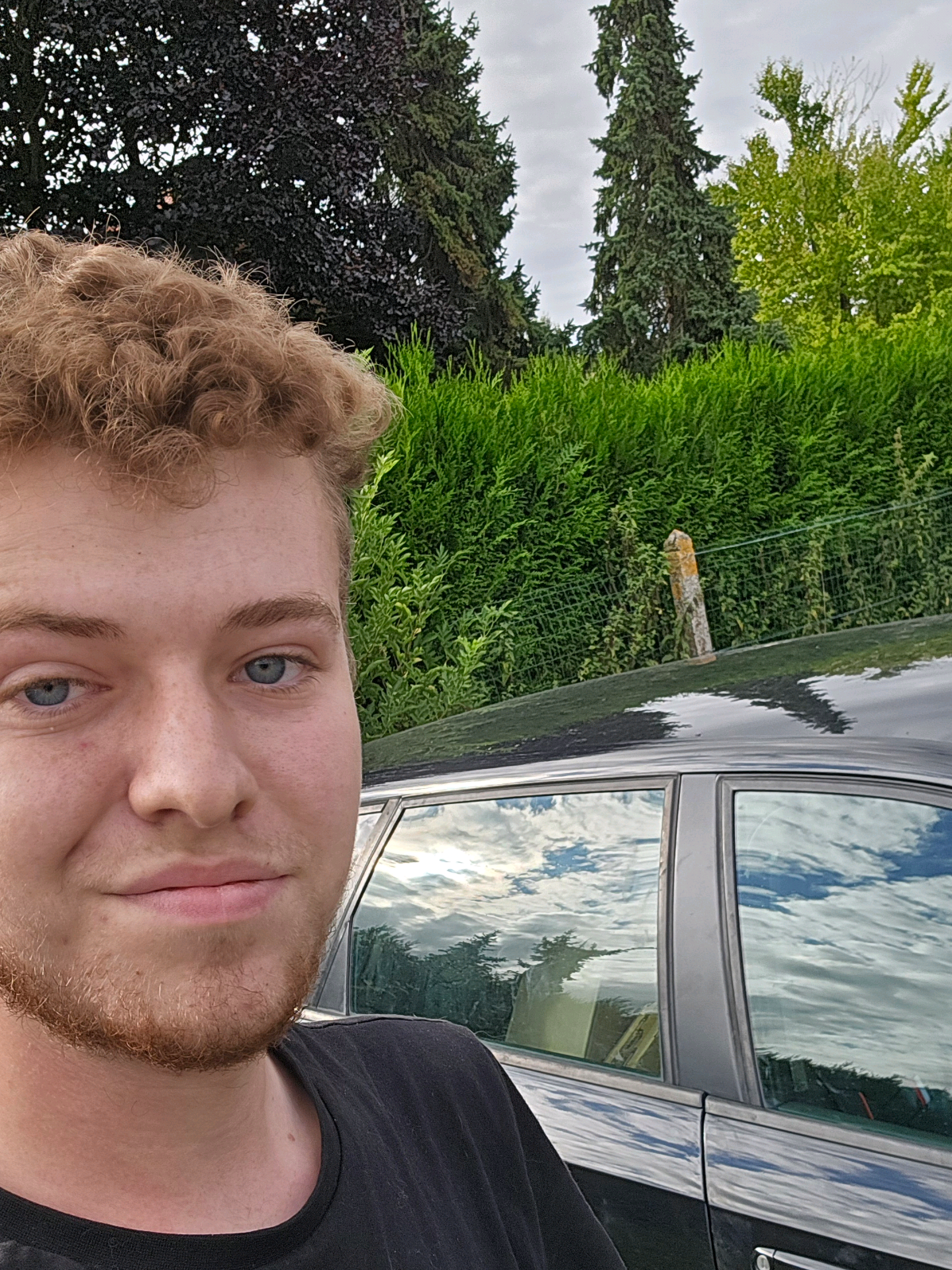 A post by @cseb_officiel on TikTok caption: Jviens d'avoir un contrôle par 2 policier sur bethune certainement des haiters ... qui mon mis 2 amende pour un clignotant gauche qu'on devrai mettre dans un giratoire alors que je suis en voiture pas en camion et une pour véhicule saillant ... saillant de ou !!! mdrrrr  🤣😂😂 Tout sera contesté c'est des malades eux .... 