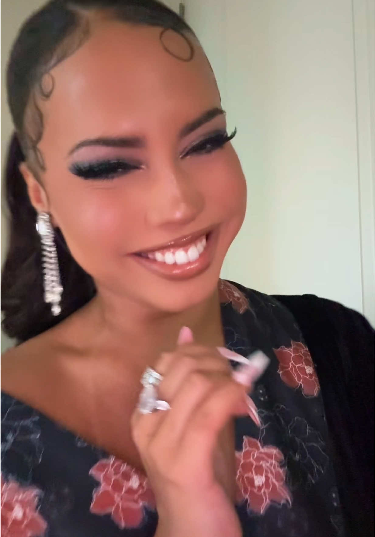 A post by @asiamonetrayyy on TikTok caption: So in love with this song. @Kehlani #folded #fyp 