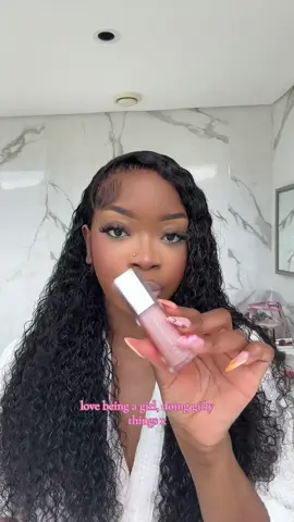 A post by @geemarie.x on TikTok caption: my go to lip combo💓 morphe lipliner- trendsetter @Morphe Cosmetics  hnb cosmetics lip stick- 01 @HNB Cosmetics  fenty beauty lip gloss- sweet mouth @Fenty Beauty  hnb cosmetics lip gloss-10 #lipcombo #blackgirl #blackgirlmakeup #blackgirlmakeuptutorial 