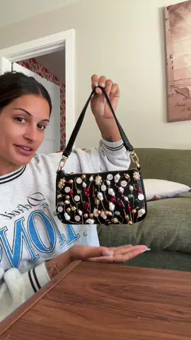A post by @madeandtaylored on TikTok caption: Okay honestly?! I think it’s pretty damn cute #diytok #diybag #artsandcrafts #madeandtaylored 