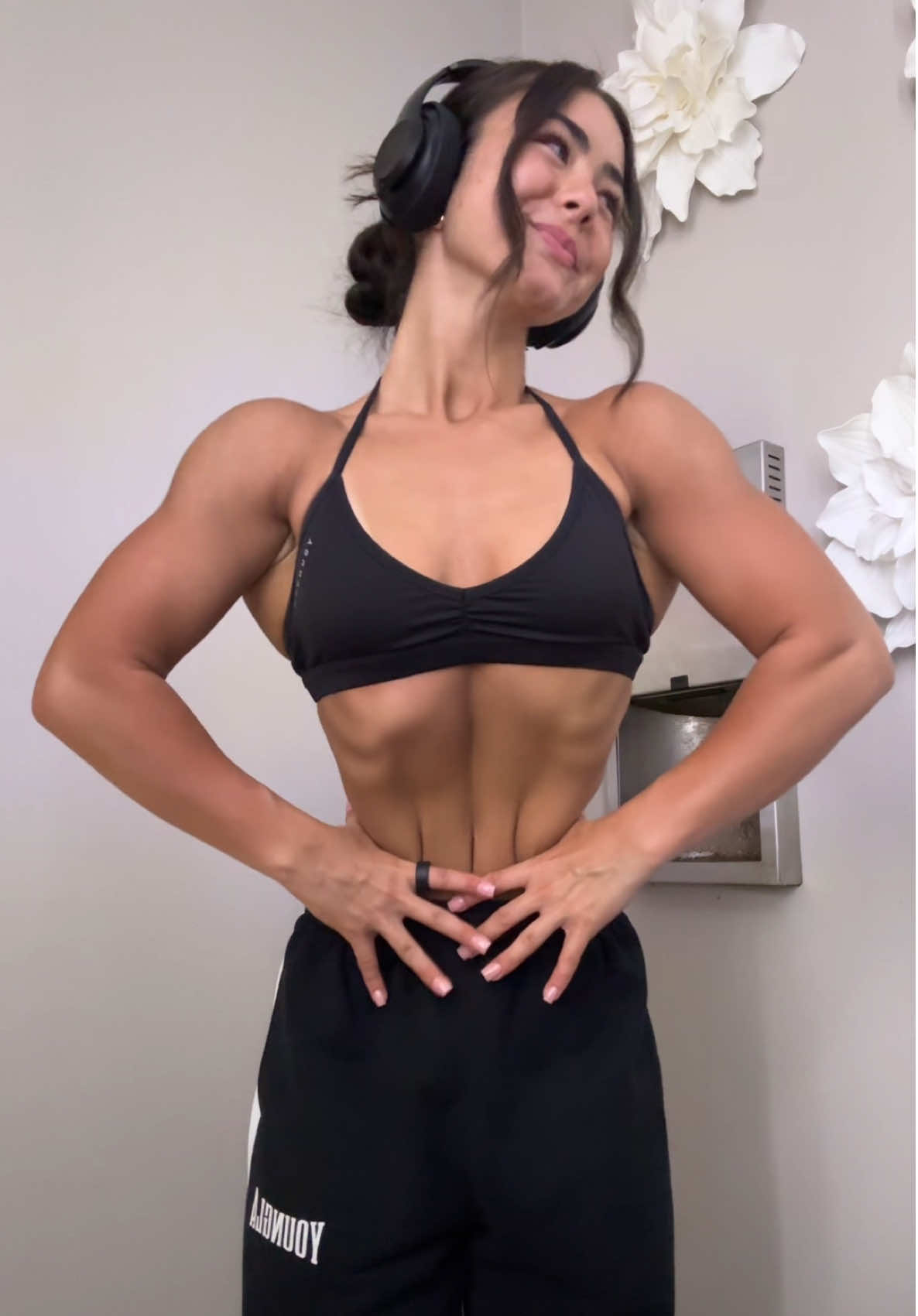 A post by @katelynnnmtz on TikTok caption: Twas a very good Dorito day 🤌🏼 #gym 