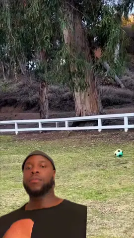 A post by @sonny_spam05 on TikTok caption: #devinelapersonne Au football tu parle pas d’âge tu parle pas de famille 