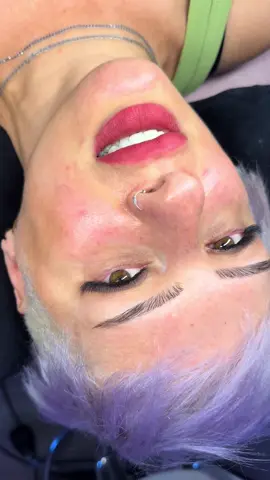 A post by @neonilailie on TikTok caption: #CapCut 	„Tu vino cu privirea, eu adaug magia.”#pasiuneamea #lashextensions 