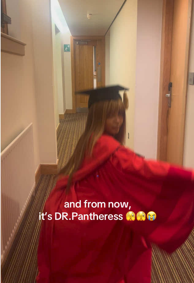 A post by @pinkpantheress on TikTok caption: i cannot believe this and legit every single person who graduated with a doctorate or any degree today at kent uni, i am in awe of you, you’re the future you’re everything, i am not worthy of being in your presence @University of Kent  