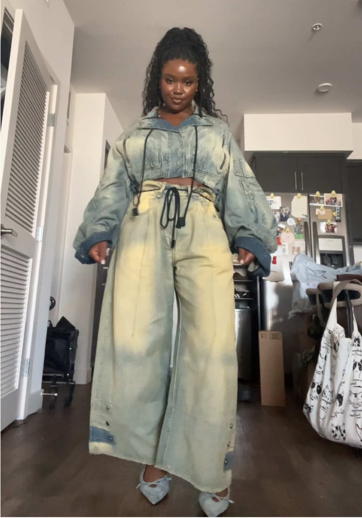 A post by @thisiscourtneytaylor on TikTok caption: Had so much fun in my interviews today, had to dance it out! I tried yall @Mari Macleod @Cj Salvador lmaooo #foryou 
