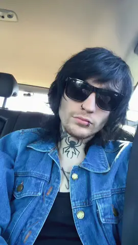 A post by @johnnieguilbertreal on TikTok