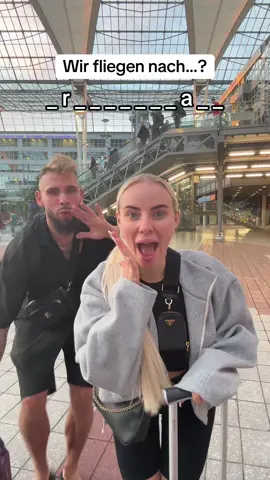 A post by @marie_tammo on TikTok caption: Ihr kommt niemals drauf🫣🤩🏝️!!! #Viral #fürdich #foryoupage #fy #fyp #funnyvideo #couplecomedy #comdey #foryou 