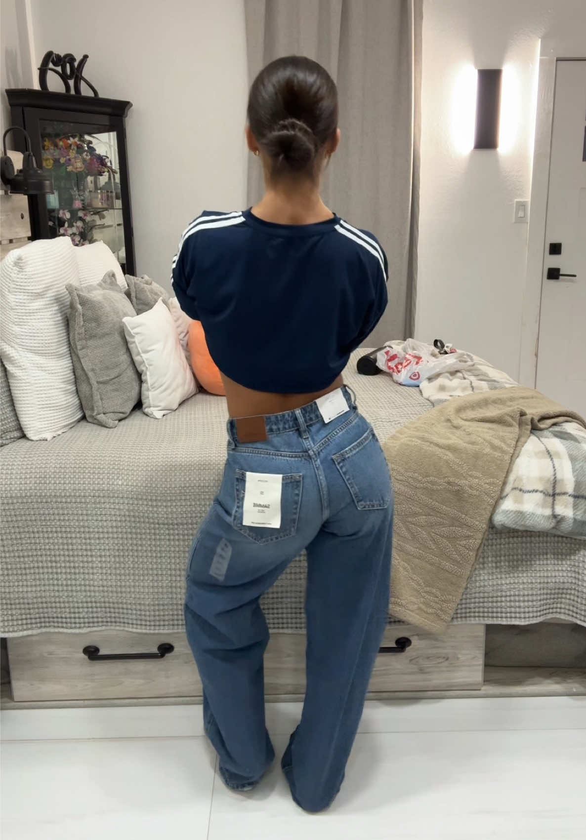 A post by @katelynnnmtz on TikTok caption: Replying to @alexis love these jeans YAY 🕺🕺 #imjustagirl #jeans