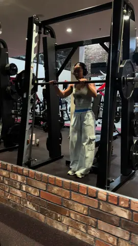 A post by @katelynnnmtz on TikTok caption: literally wanted to cry after these 🥲 #gym #legday