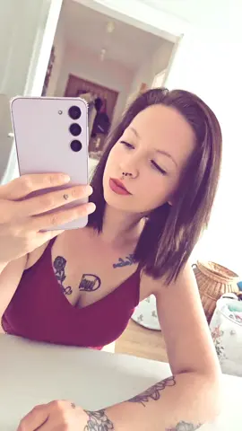 A post by @_loyal_kontra_k on TikTok caption: #Foryou #foryoufage #mommy #alleinerziehend #ostdeutschland #sommer2025🌸🌸🌸 #🇩🇪 