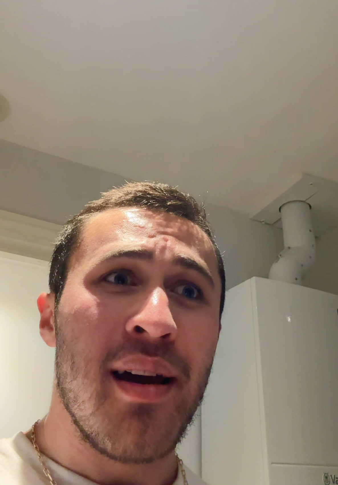 A post by @notolsennchris on TikTok caption: still getting used to this crazy crazy place ! #CapCut #london #europe 