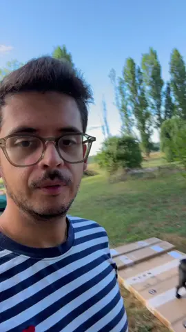 A post by @noholito on TikTok caption: Partir 1 : construction de la maisonnette des nouveaux habitants 