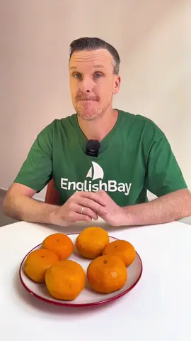 A post by @english.bay on TikTok caption: Quantidades em Inglês 🍊🍊🍊 #inglesfacil #inglesvisual #vocabulary #vocabulario #inglesbrasil